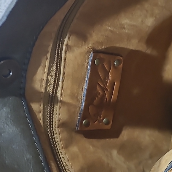 Particia Nash crossbody hobo puse - Picture 7 of 13